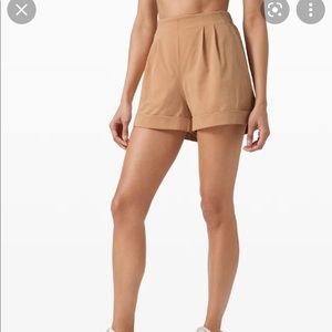 LULULEMON Practical Play Pleated Shorts 3.5”